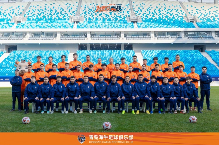 青島海牛一線隊(duì)名單：老將鄭龍、薩里奇坐鎮(zhèn)，金洋洋等新援在列