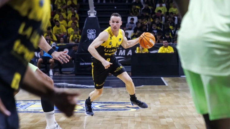NBA初代老六，42歲進(jìn)入生涯巔峰？！