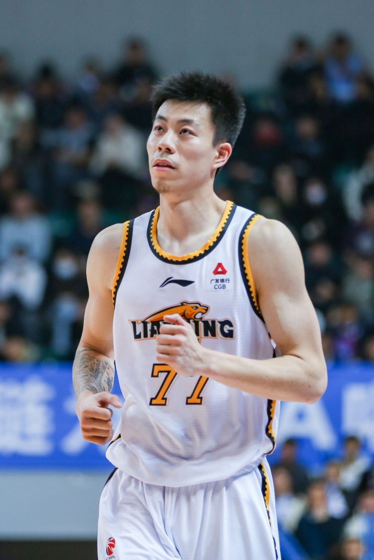 媒體人：張鎮(zhèn)麟、韓德君將因傷缺席今晚對陣北控的比賽