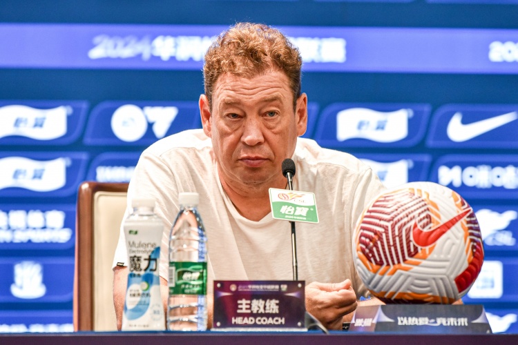 斯盧茨基：本賽季爭冠隊(duì)伍有5支 上次主場贏國安是15年對我沒影響