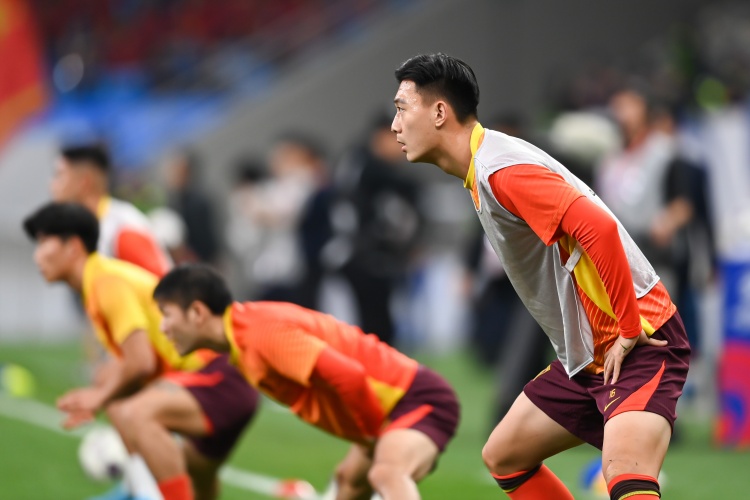 足球報(bào)：張玉寧、蔣圣龍均有不同程度傷病，伊萬(wàn)未讓在熱身賽出場(chǎng)