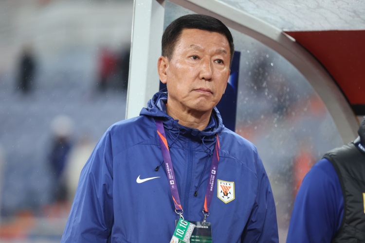 崔康熙：間歇期被抽調(diào)了很多球員訓(xùn)練受影響，國腳每人狀態(tài)不同