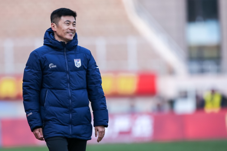 足球報：英博首發(fā)陣容幾乎換了一支球隊，主打高位逼搶強(qiáng)調(diào)奔跑