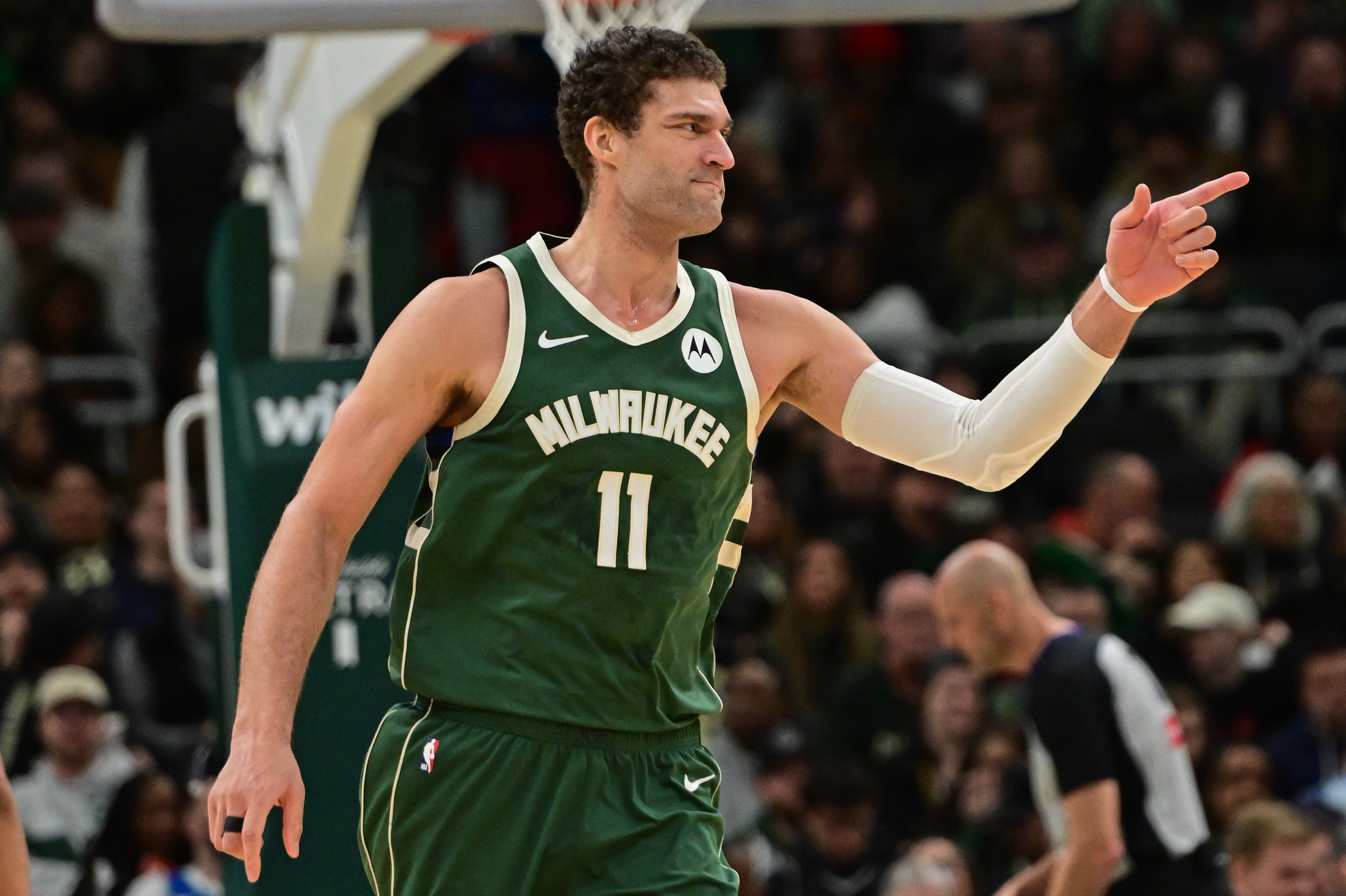 3B中鋒！大洛佩茲蓋帽數(shù)2038次超越加內(nèi)特 升至NBA歷史第18位
