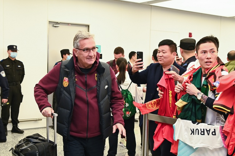 蘇媒：國足仍有爭第二希望，但真的不能再“守”下去了
